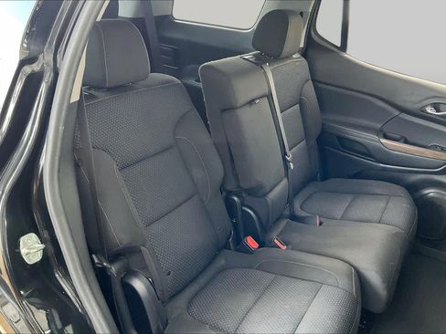 Used 2020 GMC Acadia SLE FWD image 17