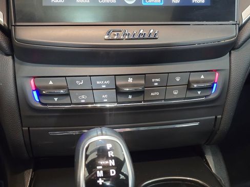 Used 2018 Maserati Ghibli RWD image 14