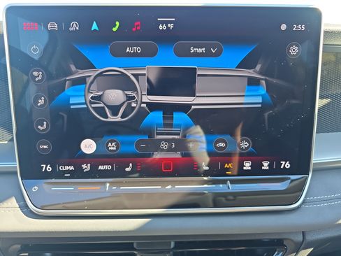 New 2025 Volkswagen Tiguan SE image 21