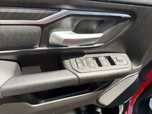 Used 2025 RAM 1500 Big Horn AWD/4WD image 16