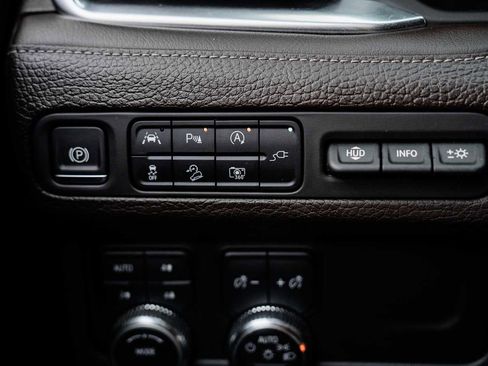 Used 2022 GMC Yukon Denali image 27