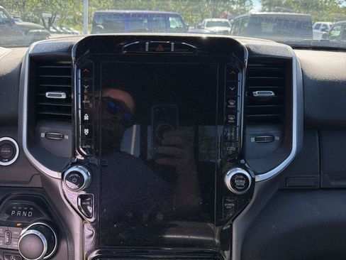 Used 2022 RAM 1500 Big Horn AWD/4WD image 19