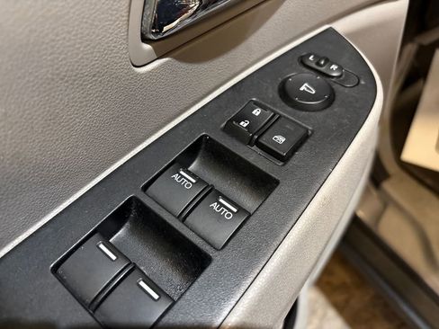 Used 2014 Honda Odyssey LX image 11