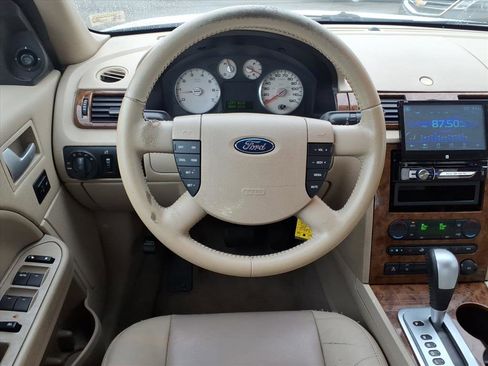 Used 2005 Ford Five Hundred Limited image 5
