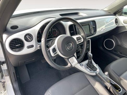 Used 2019 Volkswagen Beetle 2.0T SE w/ SE Premium Package image 17