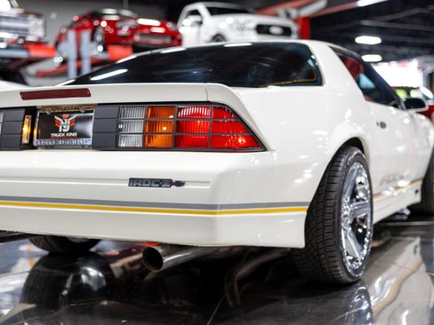 Used 1989 Chevrolet Camaro IROC-Z image 16