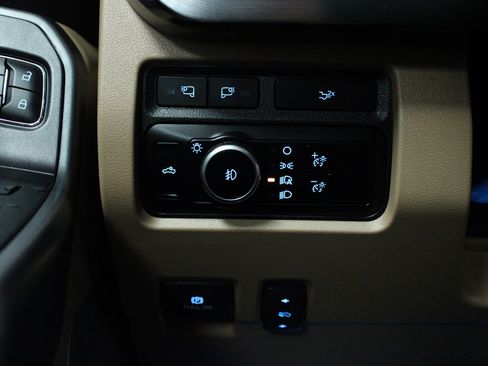 Used 2024 Ford F350 Lariat w/ Lariat Ultimate Package image 19