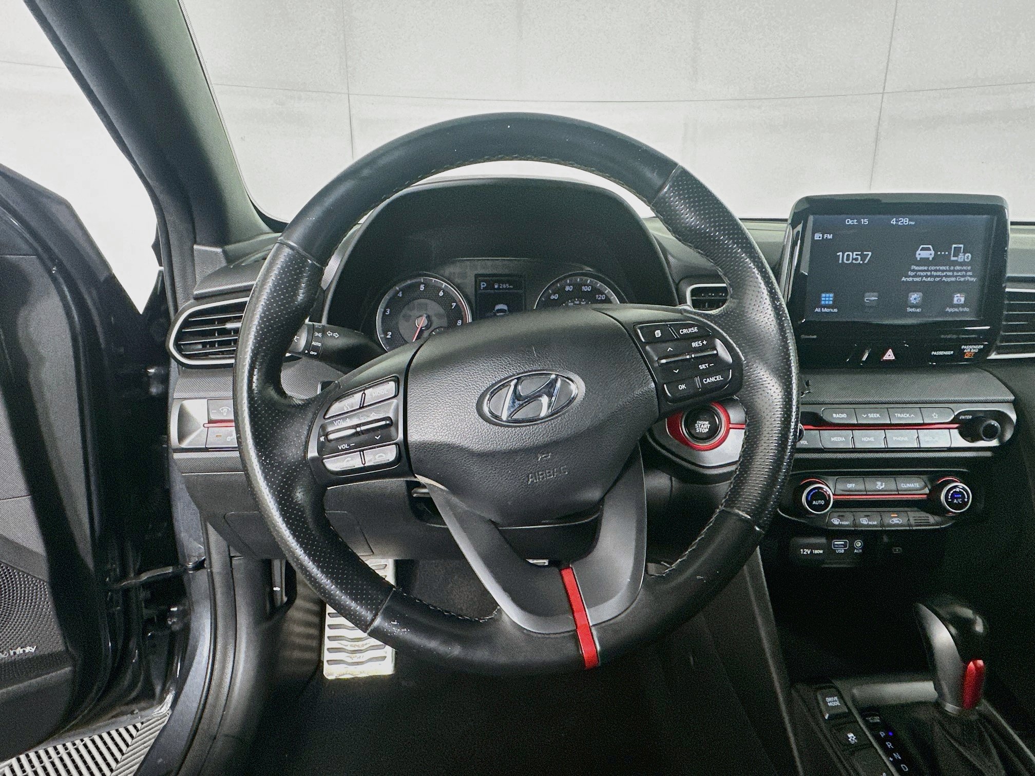 Used 2019 Hyundai Veloster Turbo FWD image 18