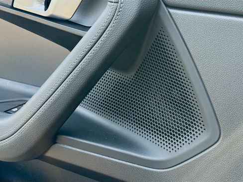 Used 2025 BMW 230i Coupe image 23