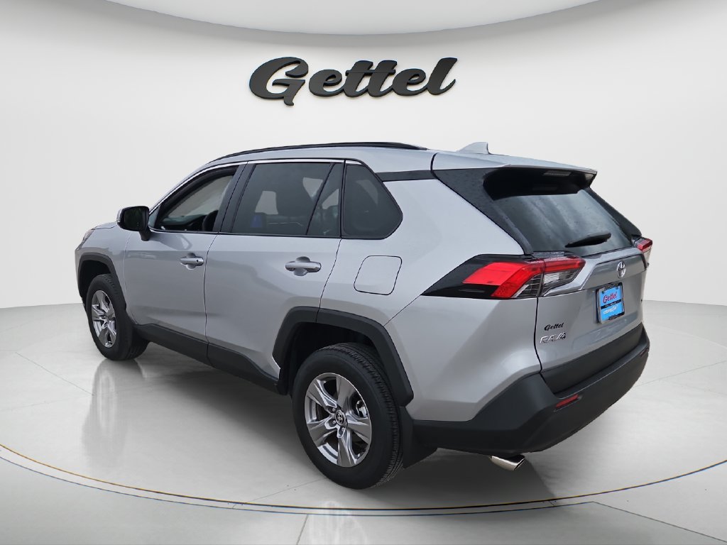 Used 2025 Toyota RAV4 XLE FWD image 7