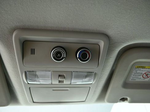 Used 2018 Nissan NV 3500 S RWD image 12
