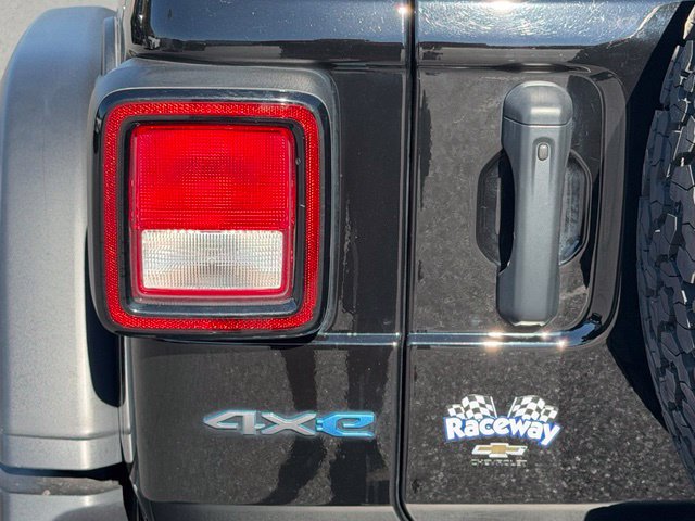 Used 2024 Jeep Wrangler Unlimited AWD/4WD image 19