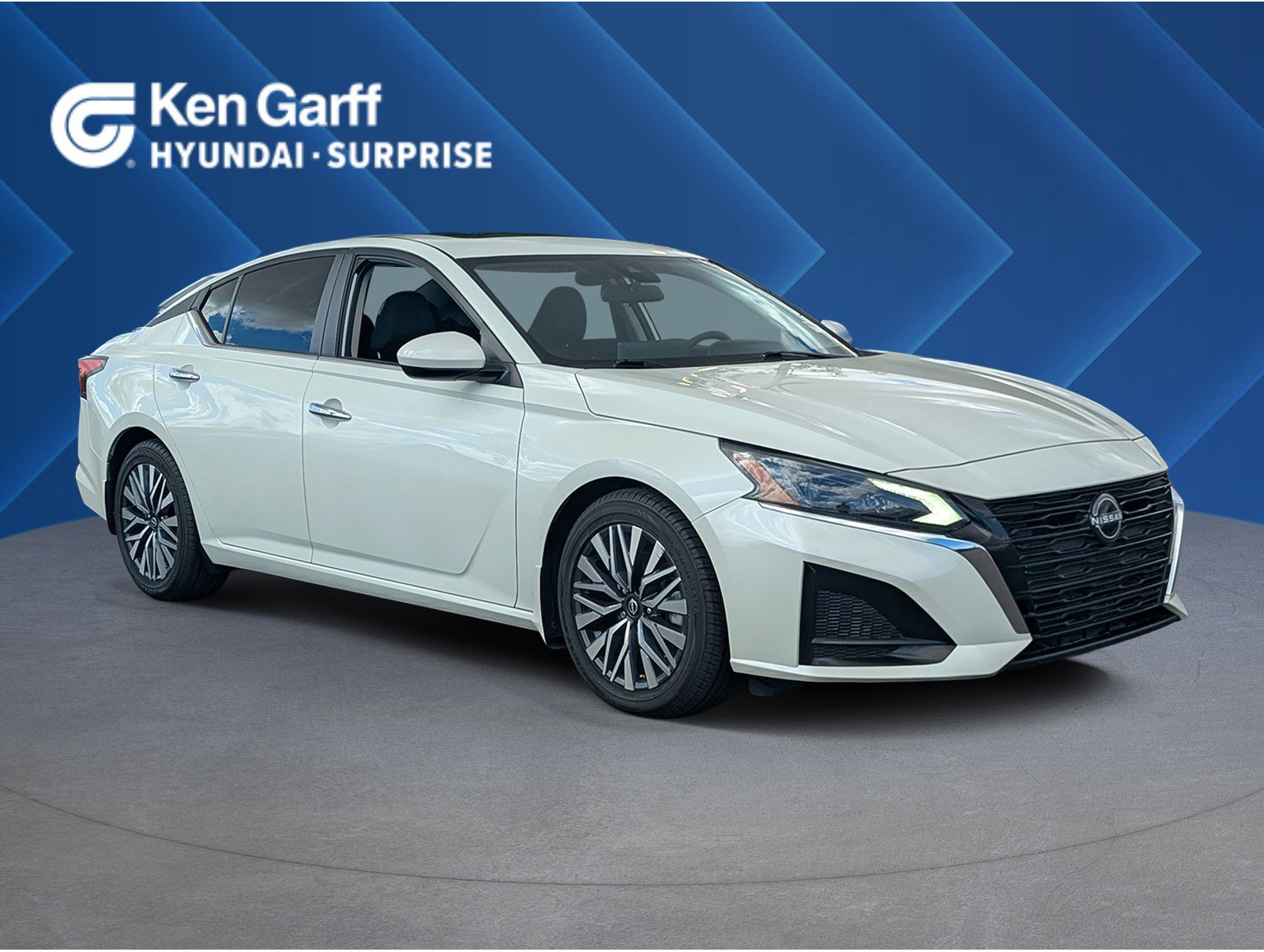 Used 2023 Nissan Altima 2.5 SV w/ SV Premium Package FWD image 1