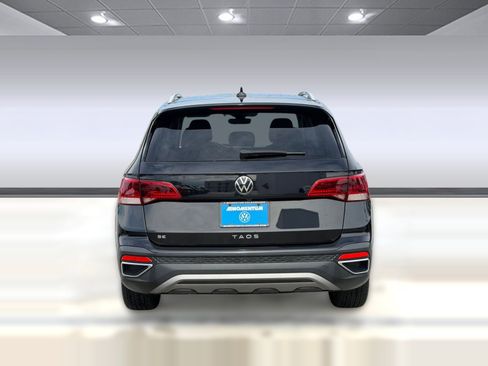 Certified 2023 Volkswagen Taos SE w/ Black Wheel Package FWD image 10