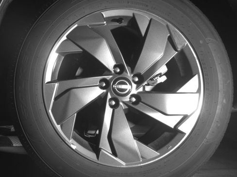 Used 2025 Nissan Rogue SV FWD image 16