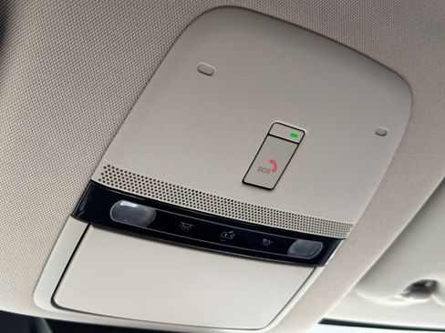 Used 2023 Nissan Ariya FWD image 28