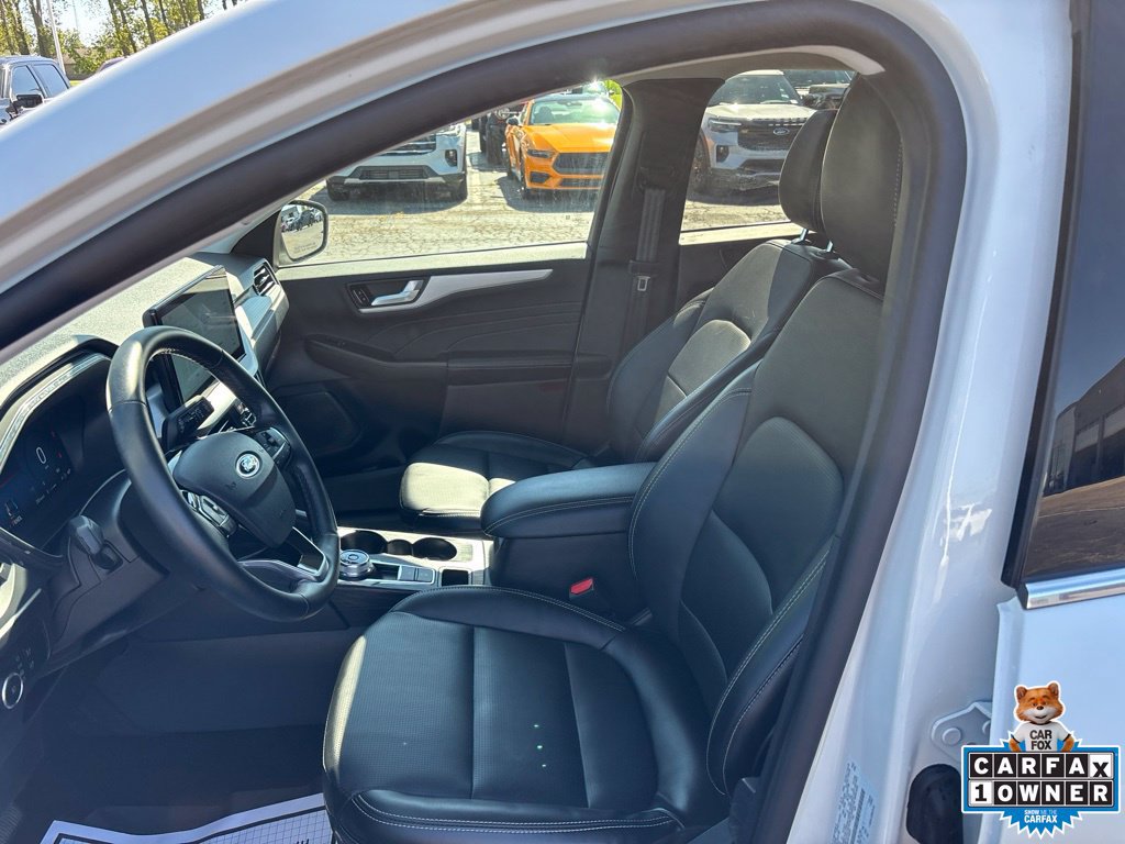 Used 2025 Ford Escape Platinum AWD/4WD image 26