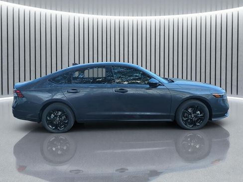 Used 2025 Honda Accord SE image 2