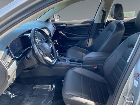Used 2022 Volkswagen Jetta SE FWD image 9