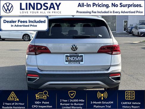Used 2023 Volkswagen Taos SE w/ Panoramic Sunroof Package FWD image 4