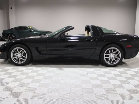 Used 2001 Chevrolet Corvette Coupe w/ Preferred Equipment Group1 RWD image 36