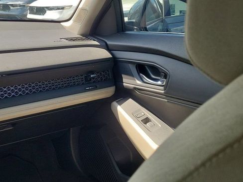 Used 2023 Honda Accord EX image 4