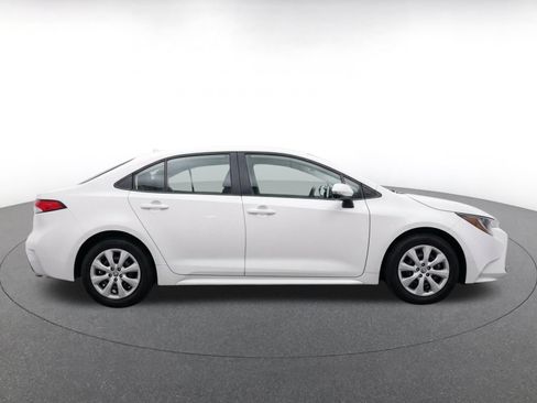 Used 2025 Toyota Corolla LE FWD image 8