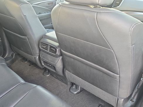 Used 2024 Honda Passport EX-L image 11