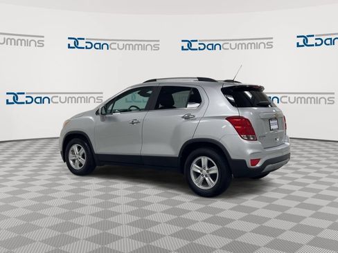 Used 2018 Chevrolet Trax LT w/ LT Convenience Package FWD image 6