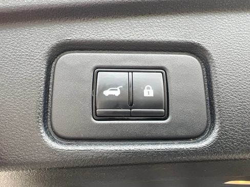 Used 2023 Nissan Pathfinder Platinum AWD/4WD image 15