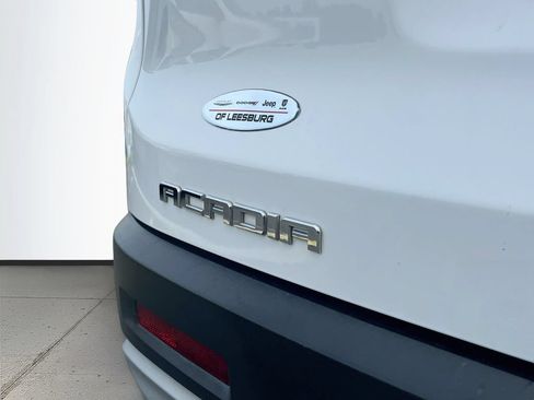 Used 2019 GMC Acadia SLE FWD image 31