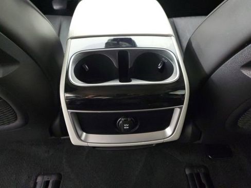 Used 2024 Kia Carnival EX image 14