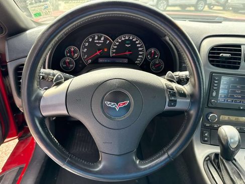 Used 2007 Chevrolet Corvette Coupe w/ Preferred Equipment Group RWD image 19