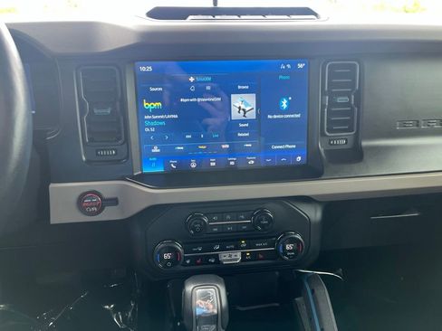 Used 2023 Ford Bronco Wildtrak AWD/4WD image 30