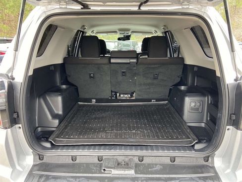 Used 2022 Toyota 4Runner SR5 image 9