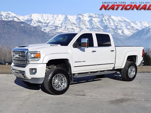 Used 2018 GMC Sierra 2500 Denali image 1