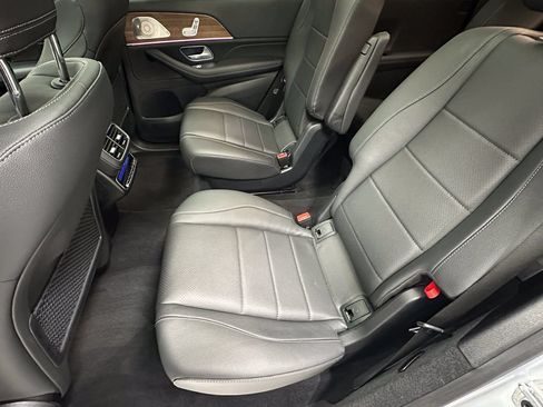 Certified 2025 Mercedes-Benz GLS 450 4MATIC image 24