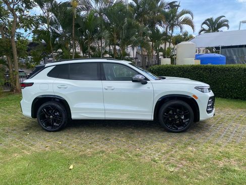 New 2026 Volkswagen Tiguan SE R-Line FWD image 8