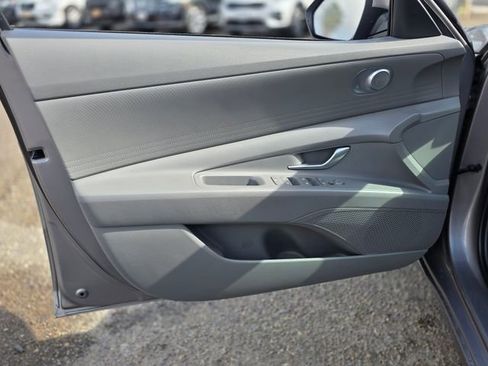 Used 2023 Hyundai Elantra SEL image 18