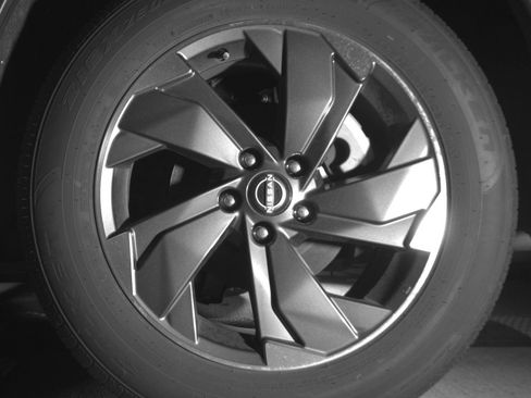 Used 2025 Nissan Rogue SV FWD image 14