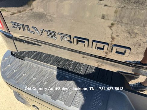 Used 2025 Chevrolet Silverado 2500 High Country w/ Midnight Edition image 13