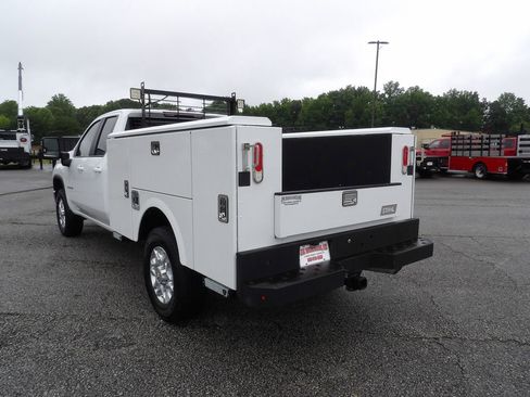 Used 2022 Chevrolet Silverado 2500 LT w/ Convenience Package AWD/4WD image 5