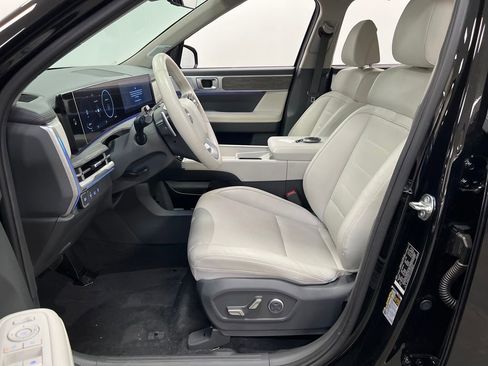 Used 2025 Hyundai Santa Fe Limited image 9