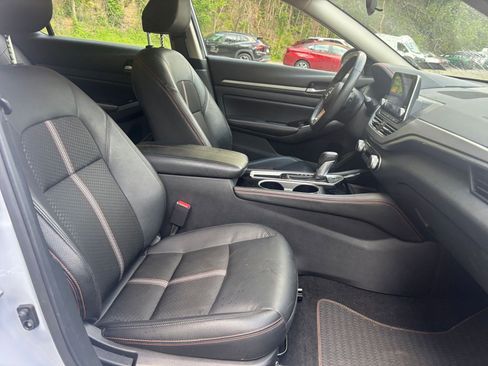 Used 2025 Nissan Altima 2.5 SR FWD image 28