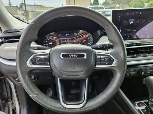 Used 2022 Jeep Compass Sport AWD/4WD image 28