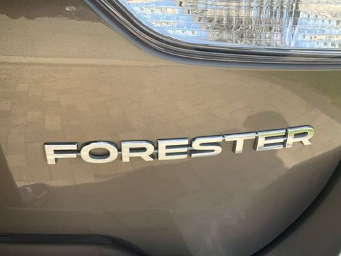 Used 2020 Subaru Forester Premium AWD/4WD image 39