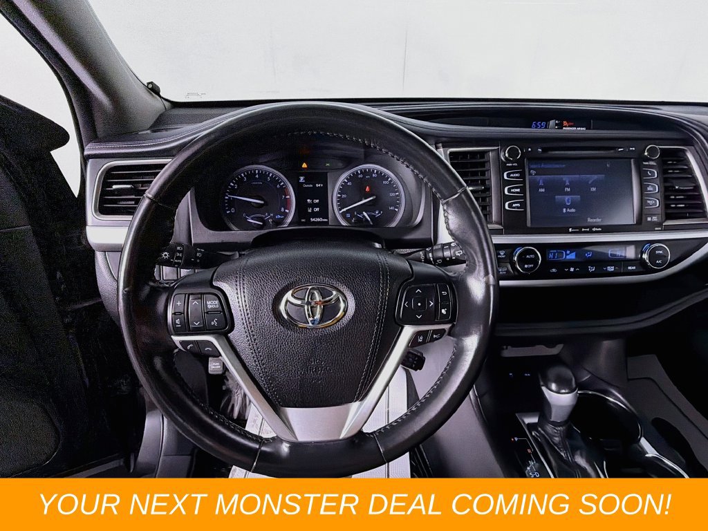 Used 2018 Toyota Highlander SE AWD/4WD image 11