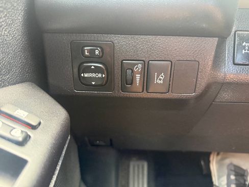 Used 2018 Toyota RAV4 XLE w/ Plus Extra Value Package AWD/4WD image 17