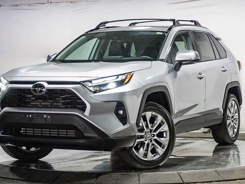 Certified 2025 Toyota RAV4 XLE Premium image 1
