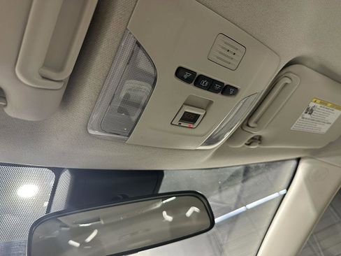 Used 2020 Toyota Corolla LE image 20